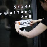 ZUG: 12 Zuger zahlen in der Stadtverwaltung mit Bitcoins