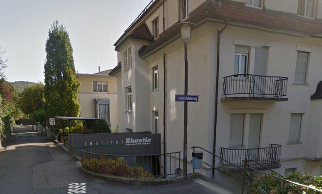 In der Stadt Luzern an der Lindenfeldstrasse schliesst das Institut Rhaetia. 