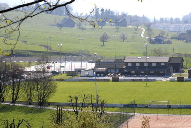 Der Fussballplatz Ruopigenmoos wird saniert. (Archivbild/Neue LZ)