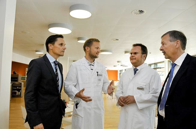 Stellten gestern neue Angebote am Spital Sarnen vor: Daniel Lüscher, Gunnar Liebert, Markus Pfister und Thomas Straubhaar (von links). (Bild Markus von Rotz)