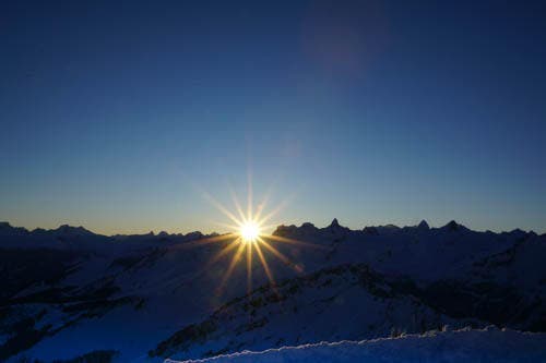 Sonnenaufgang auf dem Fronalpstock bei -15 (Bild: Gasser Hedy)