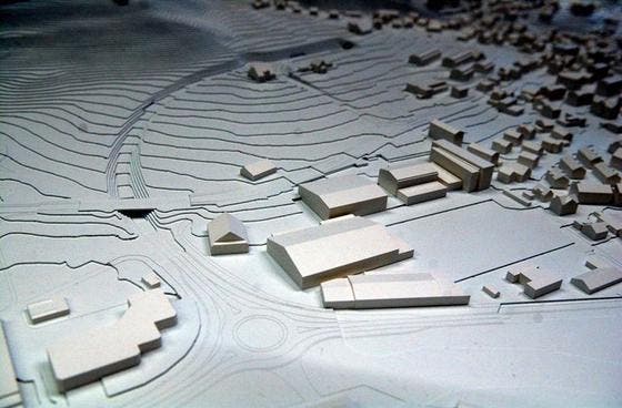 Das Modell der Südumfahrung Küssnacht im nördlichen Bereich bei der Eishalle Ebnet (vorne Mitte). (Bild Bert Schnüriger/Neue SZ)