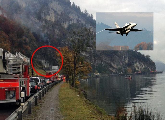 Die Absturzstelle und ein Bild des abgestürzten Kampfjets. (Bild: Keystone / Leserreporter)