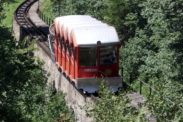 Die Drahtseilbahn Schwyz-Stoos. (Archivbild Bert Schnüriger/Neue SZ)