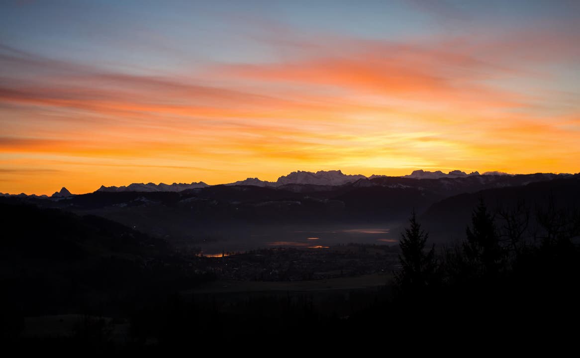 Sonnenaufgang über dem Ägerital (Bild: Daniel Hegglin)