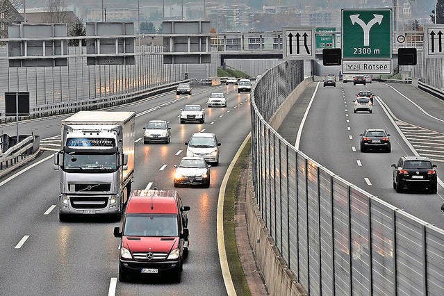 Auf der Autobahn A 2 (Bild: Richtung Süden) nahm der Verkehr 2014 um über 10 Prozent zu. (Bild: Nadia Schärli (Neue LZ))