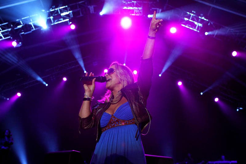 Bereits am Donnerstag stand die US-Amerikanerin Anastacia auf derSummer-Sound-Festival-Bühne. (Bild: Philipp Schmidli/Neue LZ)