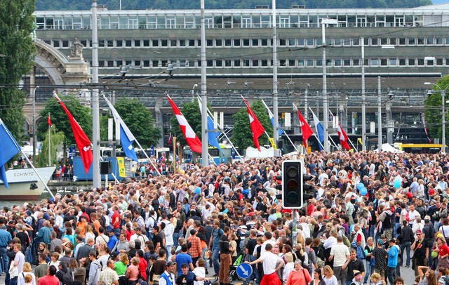 Grosse Menschenmenge am Luzerner Fest. (Bild Philipp Schmidli/Neue LZ)