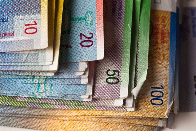 Die Regierung wollte den nach oben offenen Pendlerabzug in der Steuergesetzrevision 2016 auf maximal 5'000 Franken festlegen. (Bild: Archiv Keystone)