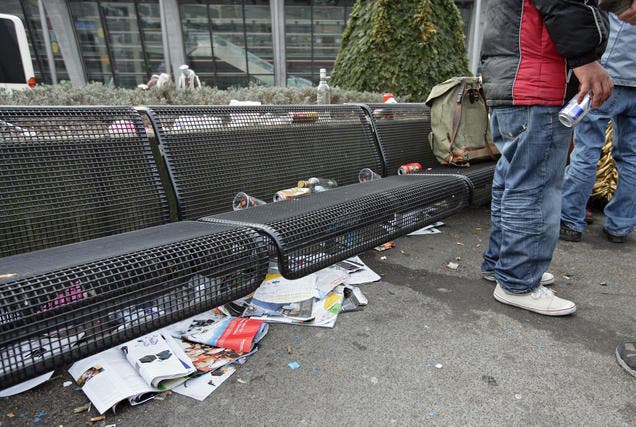 Für viele ein Ärgernis: Müll beim Bahnhof Luzern. (Bild: Philipp Schmidli/Neue LZ)