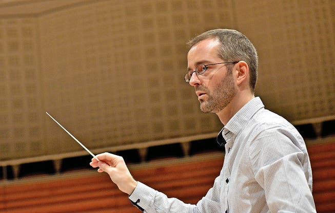 Der neue Dirigent des Blasorchesters Stadtmusik Luzern, Hervé Grélat (38). (Bild: PD/Philipp Strohbach)