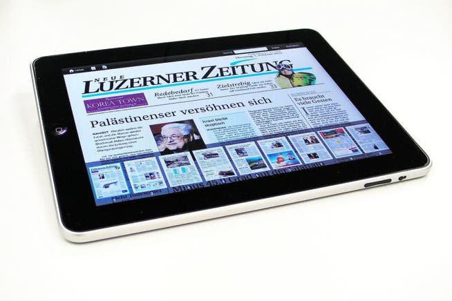 Wischen statt blättern: Das E-Paper der Neuen LZ auf dem iPad. (Bild: bac/luzernerzeitung.ch)
