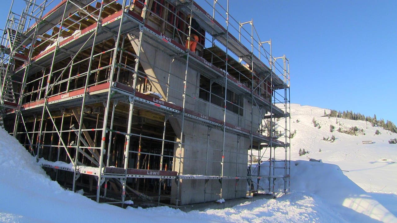 Die Betonarbeiten bei der Bergstation stehen vor dem Abschluss. (Bild: René Meier)