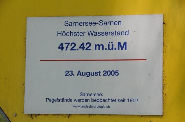 Der Pegelstand des Sarnersees lag am 23. August 2005 bei 472.42 Meter über Meer. (Bild: Robert Hess)