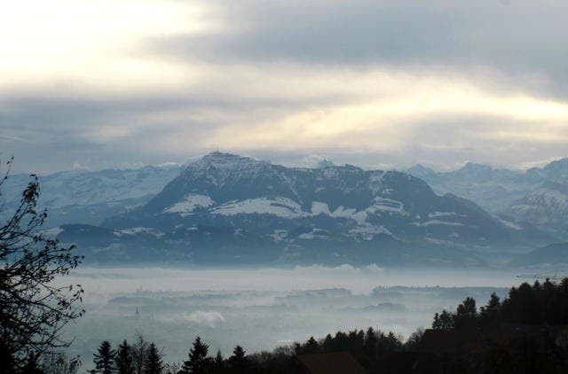 Der Föhnsturm fegt um die Rigi durch die Zentralschweiz. (Bild: Leserbild Josef Habermacher)