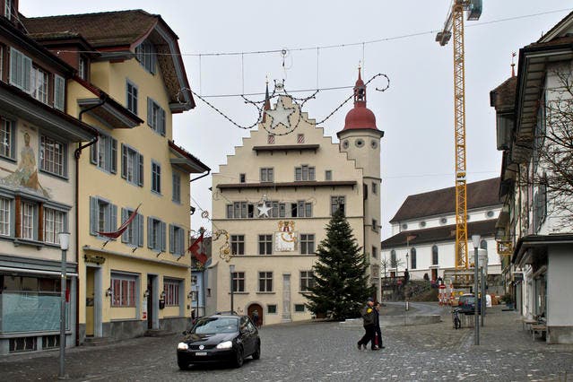 Das Surseer Rathaus wurde in den 70er-Jahren aufwendig restauriert. (Bild: Pius Amrein / Neue LZ)
