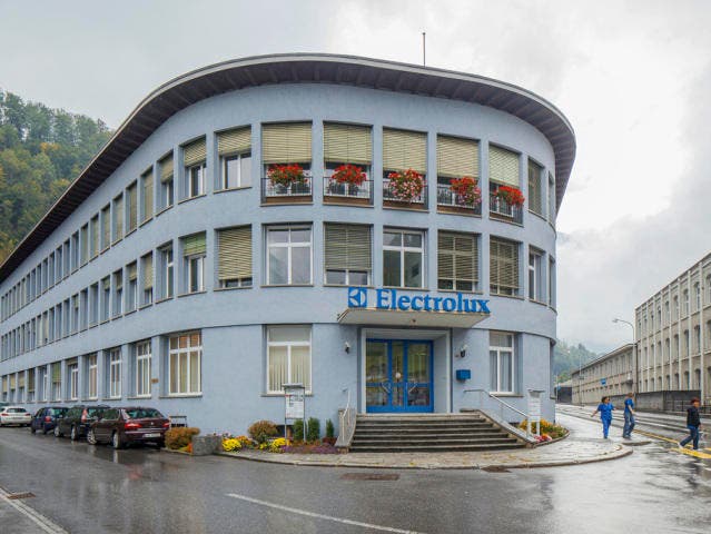 Das Gebäude von Electrolux in Schwanden, Kanton Glarus (Archiv) (Bild: Keystone)