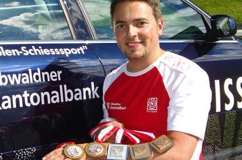 Michael Hofmann mit den fünf Medaillen. (Bild pd)
