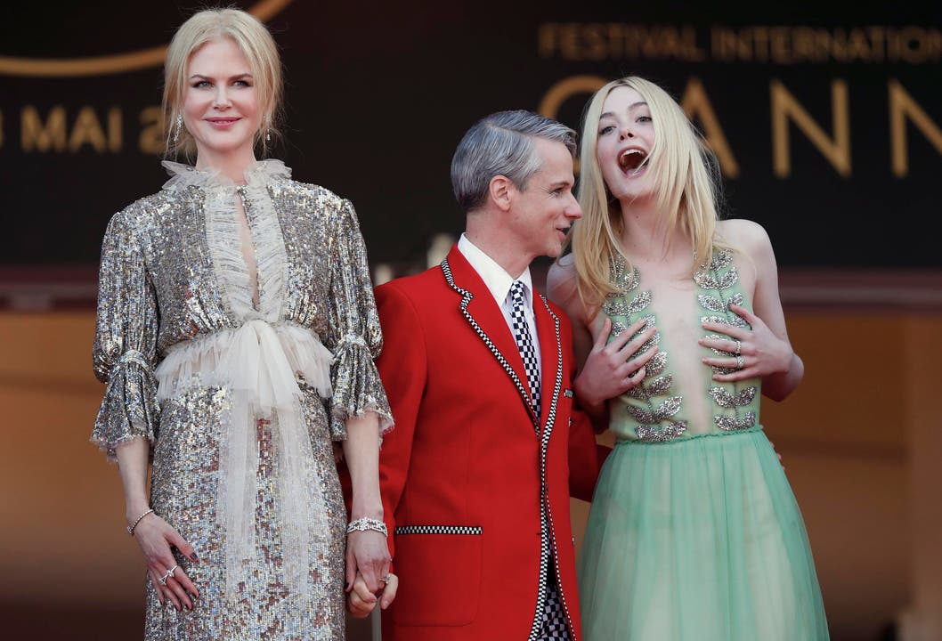Nicole Kidman (links), Regisseur Cameron Mitchell und die Schauspielerin Elle Fanning haben ihren Spass. (Bild: EPA/Ian Langsdon)