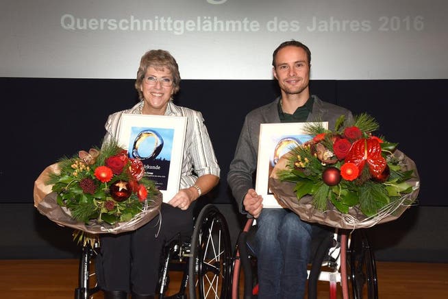 Rosa Zaugg und Marcel Hug sind die diesjährigen «Querschnittgelähmten des Jahres» (Bild: Astrid Zimmermann-Boog (Nottwil, 4. Dezember 2016))