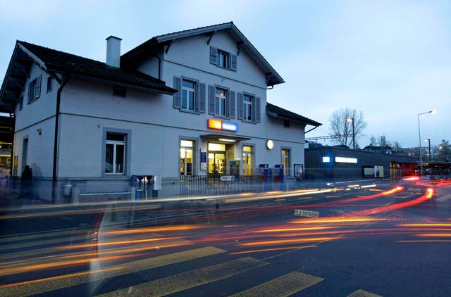 Wahlkampf: Stand-Aktionen, zum Beispiel am Bahnhof Sursee, sind erlaubt. (Bild: Remo Nägeli/Neue LZ)
