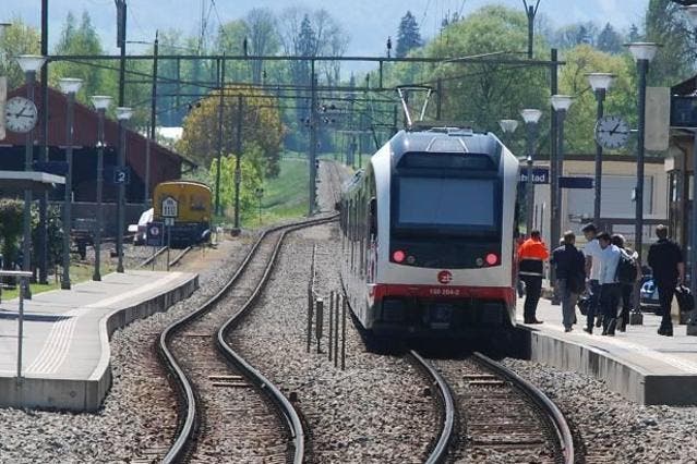 Der Bahnhof Alpnachstad: Hier wurde die 65-Jährige vom Zug erfasst. (Bild: Kapo Obwalden)