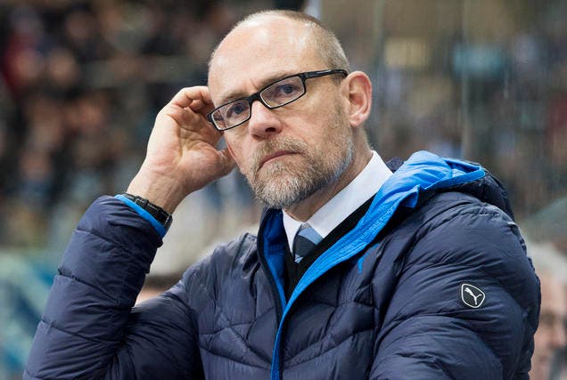 Ist nicht mehr Trainer vom HC Ambri-Piotta: Hans Kossmann. (Bild: Keystone/Anthony Anex)