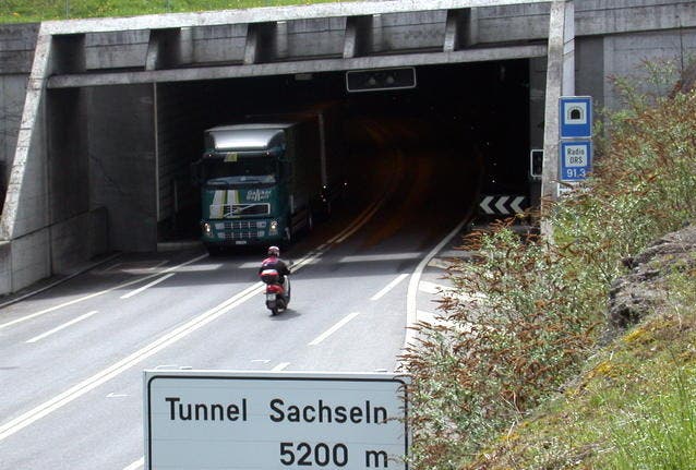 Blick auf das Nordportal des Tunnels Sachseln. (Archivbild Robert Hess/Neue OZ)