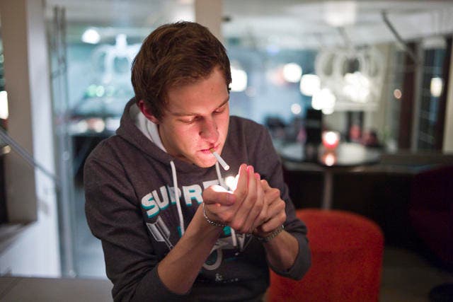 Die Obwaldner Regierung will ein Tabakverbot für unter 18-Jährige. (Bild: Keystone)