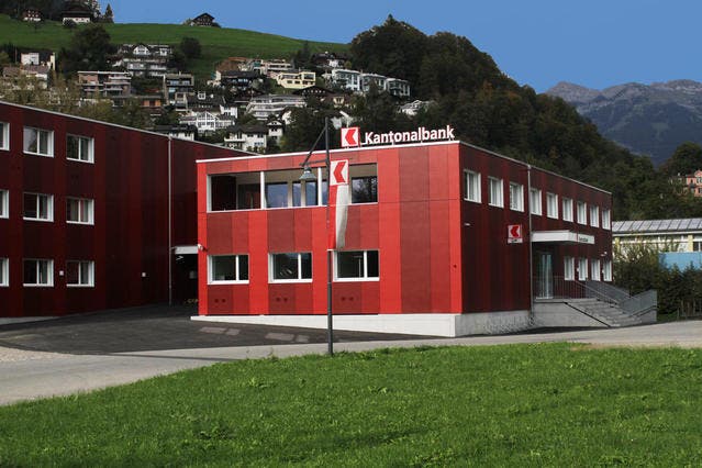 Der Hauptsitz der Obwaldner Kantonalbank in Sarnen. (Bild: pd)
