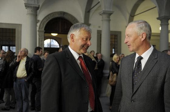 Erwin Dahinden (SVP) und Fredy Zwimpfer (SVP) im Gespräch. (Bild: Pius Amrein / Neue LZ)