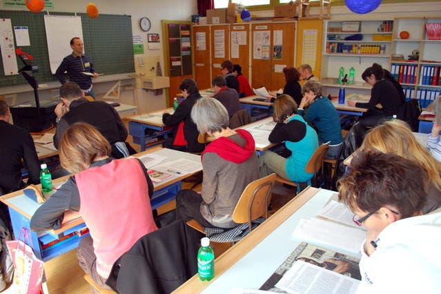 Lehrpersonen setzen sich am Bildungstag mit einem aktuellen Thema auseinander. (Archivbild: Obwaldner Zeitung)