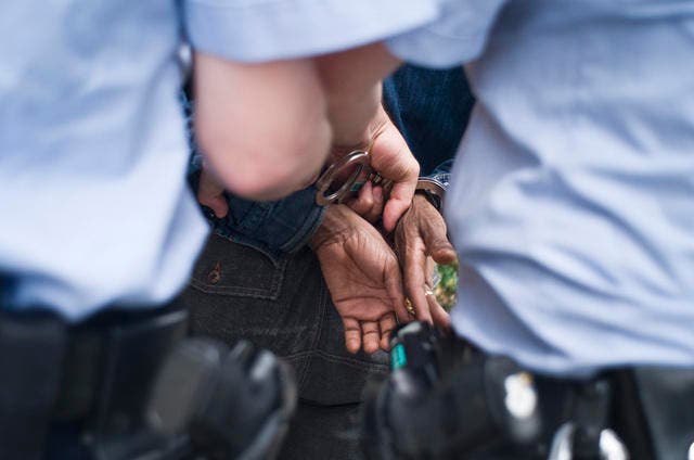 Symbolbild polizeiliche Verhaftung. (Symbolbild: Keystone)