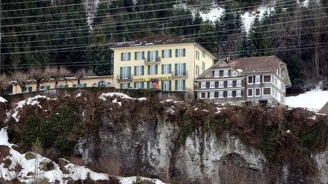 Das Durchgangszentrum für Asylbewerber im ehemaligen Hotel Degenbalm über Morschach. (Bild: Sigi Tischler / Keystone)