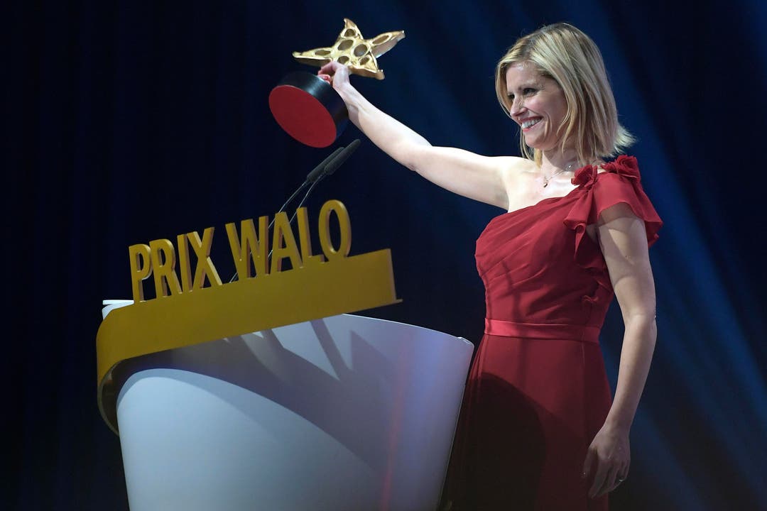 Die Urner TV-Frau Sabine Dahinden gewinnt den Prix Walo als Publikumsliebling des Jahres. (Bild: Keystone / Walter Bieri)