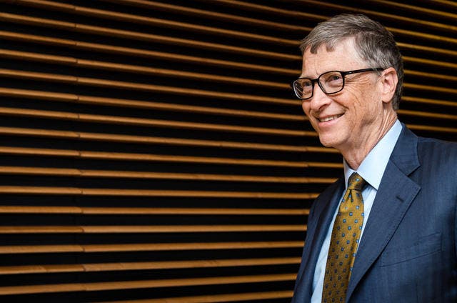 Bill Gates kämpft gegen die von Saint-Gobain geplante Übernahme der Kontrolle über Sika. (Bild: Keystone)