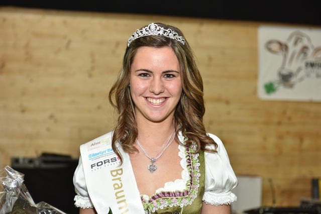Andrea Furrer von Hasle ist die neue Braunviehkönigin. (Bild: zvg / Schweizer Bauer)