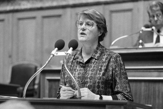 Judith Stamm bei einer Rede im März 1987 im Parlament. (Bild: Keystone)