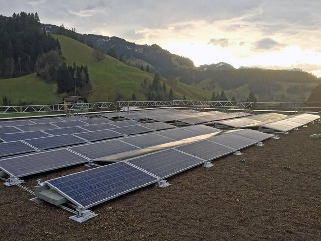 Die neue Solaranlage auf dem Dach des Altersheim Sunnematte in Escholzmatt. (Bild: PD)