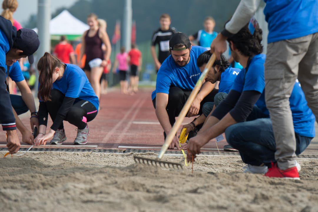 Das sportliche Hauptprogramm umfasste die Leichtathletikdisziplinen 60-Meter-Sprint, Weitsprung und Ballwurf. (Bild: Dominik Wunderli)