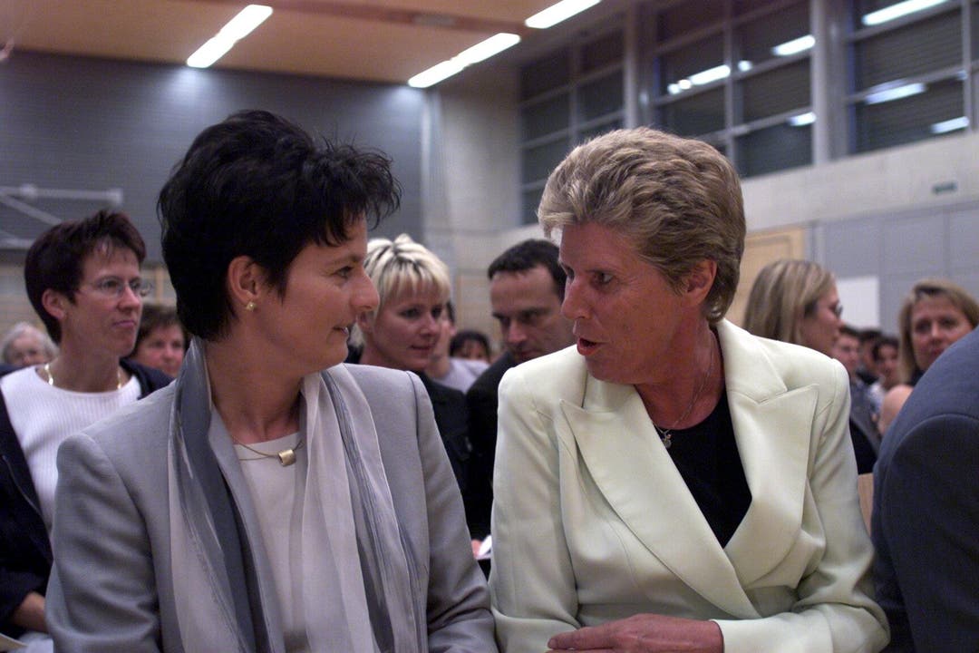 Helen Leumann (rechts) mit der damaligen Bundesrätin Ruth Metzler. (Bild: Archiv Neue LZ)