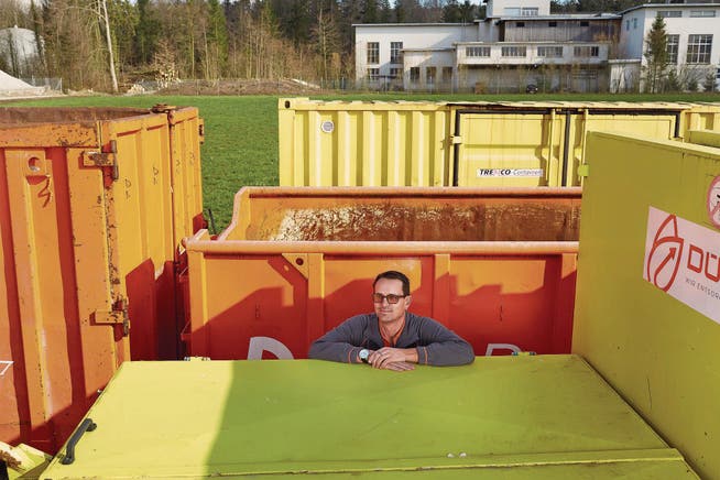Recycling-Unternehmer Patrick Düring auf dem Areal, wo die neue Anlage entstehen soll. (Bild: Jakob Ineichen (Emmen, 23. März 2018))