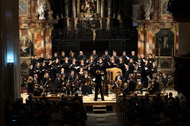 Vielseitige und berührende Chorklänge bot das Collegium Vocale zu Franziskanern beim Jubiläumskonzert. (Bild: Dominik Wunderli)