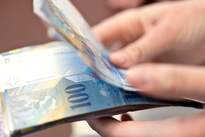 Die jährliche Spesenentschädigung für Nidwaldner Regierungsräte soll neu Pauschal 12'000 statt wie bisher 3000 Franken betragen. (Symbolbild: Martin Rütschi/Keystone)