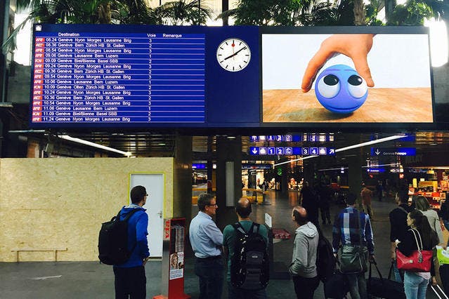 So sieht es am Schluss aus: Eine neue Anzeigetafel am Flughafen Genf Cointrin. (Bild: PD)