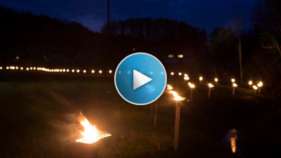 Zum 700 Jahr Jubiläum erinnert eine Lichterkette an die Schlacht am Morgarten. (Bild: Keystone)