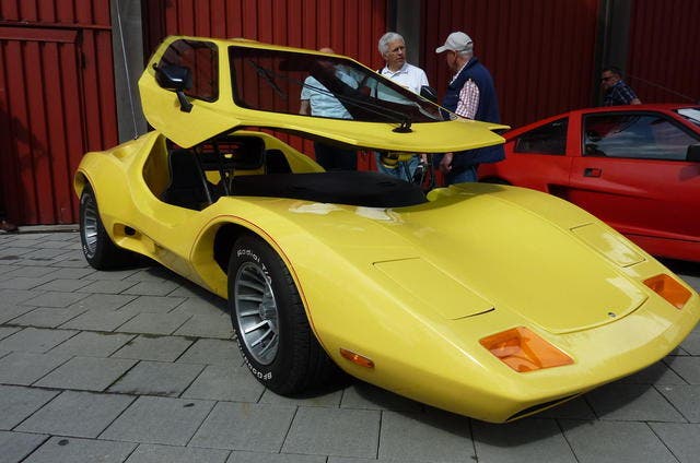 Eines der Highlights des Oldtimer-Treffens war der gelbe Sterling Sportwagen. (Bild: PD)