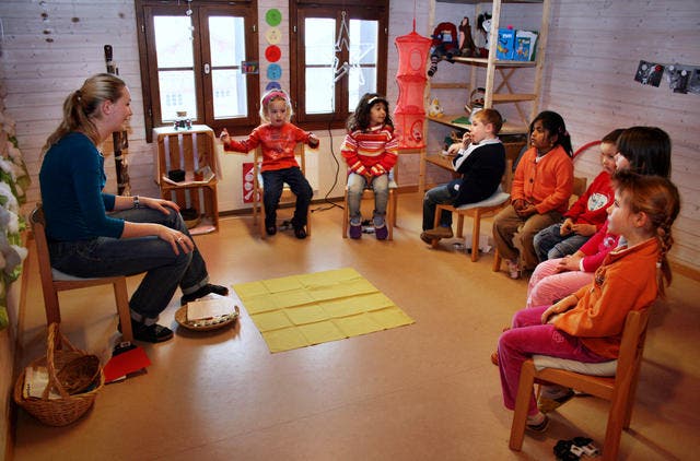 Lange Zeit war der Kindergarten in Flüeli (hier ein Bild vom Januar 2010) gefährdet. Nun wird bis 2016 ein Pilotprojekt «Basisstufe Flüeli-Ranft» durchgeführt. (Bild: Archiv Neue OZ)