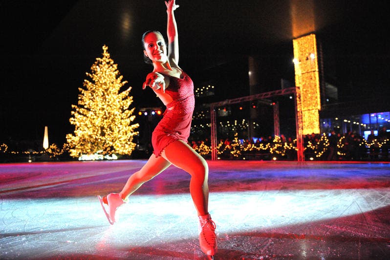 1. Dezember: Sarah Meier bei der Eröffnung von «Live on Ice» vor dem KKL in Luzern. (Bild: Eveline Beerkircher/Neue LZ)