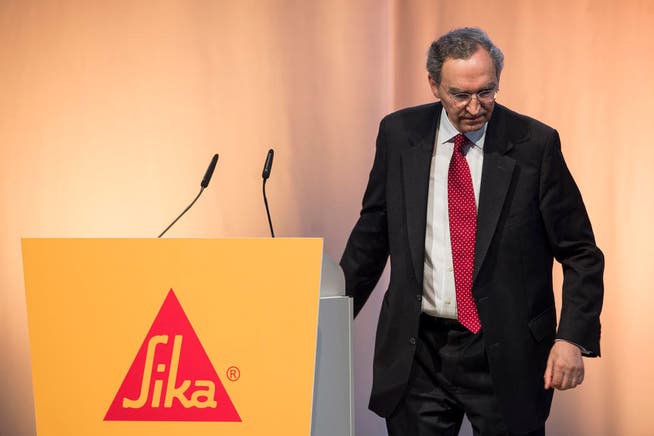 Max Roesle, Verwaltungsratspräsident der Schenker-Winkler-Holding, verlässt an der Sika-Generalversammlung das Rednerpult. (Bild: Ennio Leanza / Keystone)